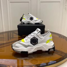 Diseñadores Hombres zapatillas de primavera de primavera de cuero y malla Predator Runners con cordones tubulares Sneaker Brand Cow Wide Impresión de cuero Ranejas casuales