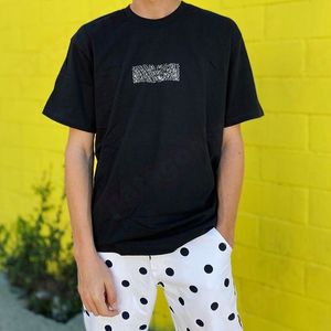 Diseñador Mens Caparking Flower Impresión Tamisas Summer Tesas sueltas Fashion Camiseta casual Ropa para hombres Tops Tamaño S-XL