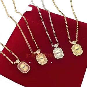 Collier de créateur Harry W Luxury Top même bouteille de parfum en diamant complet lettre sourire visage collier rose bouteille de parfum chaîne de clavicule accessoires de mode bijoux AA