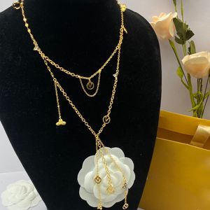 Collar de diseñador Diseñador de joyas para mujeres Collar de amor Collar de oro Accesorios de mujer Gargantilla Colgante personalizado No se desvanece Navidad