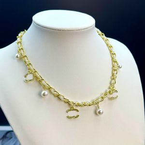 Collar de diseñador Perla Rhinestone Collar colgante Marca Carta Suéter Collar Cadena Collares de perlas para mujer Joyería Regalo 10 Estilo
