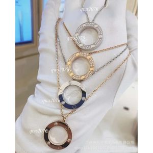 Collier de créateur Bijoux pour femmes Iced Out Pendentif Colliers Cristal Titane Acier Plaqué Or Chaîne Bureau Style Saint Valentin Personnaliser