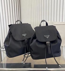 Sac à dos en nylon de concepteur pour femmes et hommes sacs à main sacs à main sac à bandoulière noir chaîne ceinture cartable triangle marque sac à dos classique sac d'école fourre-tout voyage duffle 2431