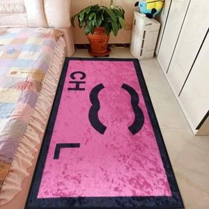 Tapis rose de styliste avec Logo classique imprimé, motif cochon cygne, minimaliste, pour fille, chevet, salon, tapis de sol, anti-salissure, lavable, décoration de la maison