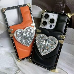 Designer Premium Rhinestone Love Luxury Phone Case iPhone 14 13 pro max 11 12 12Pro 14plus 7 8 plus x xs xr Classic top étui en silicone