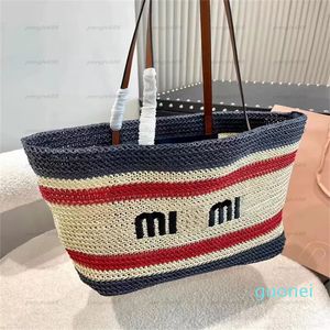 Designer - modèle de piste sac de paille dernière conception simple et pratique sac à main pour femme designer 2021 portefeuille conçu pour les jeunes filles de la mode classique