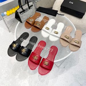 Sandales de créateur Salle Salle Luxury Slippers Fippep Flip Flops Fashion Fashion Gélies Générales en cuir Metal Métaux Ladies Rouge noir blanc rose chaussures décontractées Taille 35-43