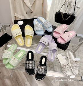 Sandalias de diseñador Mujer Marca de lujo 2023 Nuevo verano Versátil Moda cd Zapatillas Suela gruesa Fondo plano Playa Slide Channel Zapatos tb