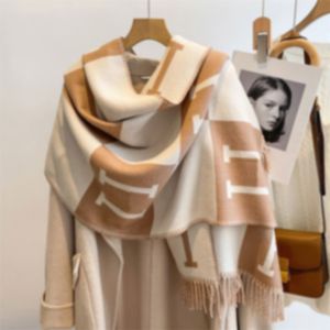 Écharpe de styliste pour femmes, nouvelle mode, Premium, doux et chaud, en cachemire, grand châle, canapé, couverture tricotée en polaire cheval, 2023