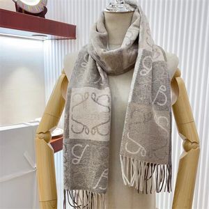 Bufanda de diseñador para mujer Laides Bufandas de cachemira de alta calidad de lujo Moda Letras completas Rayas Abrigos de color caqui Bufandas de lana Wram de invierno