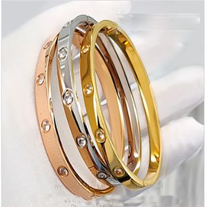 Bracelet à vis de créateur Bracelet pour hommes Bracelet de créateur de bijoux pour femmes classiques en acier inoxydable de haute qualité non allergique adapté à tous les vêtements