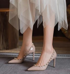 Designer sexy femmes marque pompes chaussures rivet stiletto peau de vache bout pointu bouche peu profonde dame chaussures à talons hauts robe chaussures de mariage de fête plus la taille