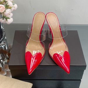 Chaussures de créateurs 5cm-10 cm Haut Point Point Talons Fashion Stiletto Heel Party Chaussures Slip on Heart en forme d'orteil
