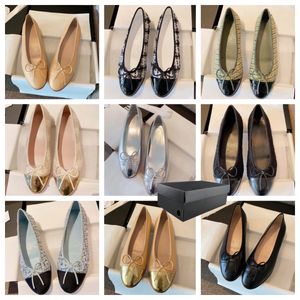 Zapatos de diseñador Paris Channellies Zapato Zapatillas de ballet Zapatos Bailarina de cuero Redondas de lujo Tacones con talón descubierto Zapatos de vestir azul blanco negro tamaño 35-41
