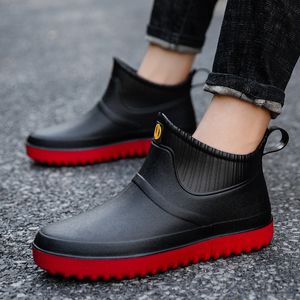 Designer Shoesl Rubber Rain Rain Boot for Men Kitchen Chaussures Forme d'huile GALOSHES SLIP LE MARI PHOGE DE PHOCES SACTIONS BOOTS ROUNES BOOTS DE LLUVIA