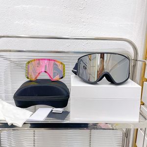 Diseñador de gafas de esquí Mujeres magnéticas Gafas de sol Gafas Hombres Euro Estilo americano Esquí Piezas de moda 2024 Nuevas gafas de una pieza Lente dual intercambiable