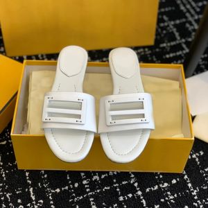 Pantoufles de créateurs Sandales plates Femmes Chaussures d'été en cuir Boucle carrée Diapositives Oreillers Confortable Cuivre Noir Blanc Jaune Solide Beach Sliders