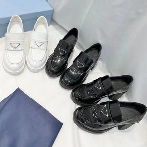 Baskets de créateurs Monolith Plateforme Chaussures Chunky Talons Femmes Sneaker Noir Brillant Chaussure En Cuir Mode Tête Ronde Mocassins À Fond Épais