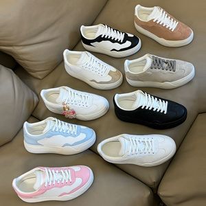 Zapatillas de deporte de diseñador con plataforma: calzado moderno y cómodo para mujer, eleva tu estilo con diseños urbanos elegantes