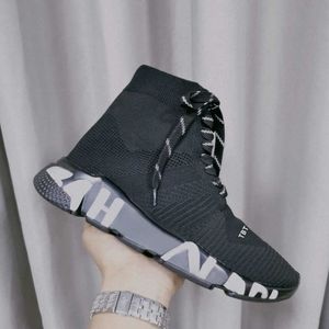 Chaussures de chaussettes de designer triple noir blanc décontracté sneakers de sport entraîneurs masculins femmes bottes en tricot chaussure de cheville plate-forme de chaussure de chaussure de chaussure d'hiver taille 36-45 NO017B