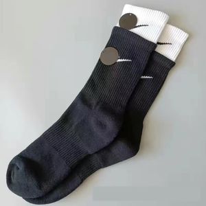 Calcetines de diseñador Medias de estilo primavera calcetines de pantorrilla calcetines transparentes calcetines de moda para mujer mantienen el calcetín abrigado Tejido 100% algodón puro L6