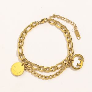 Bracelet en acier inoxydable de créateur Chaîne de marque de luxe Bracelet plaqué or 18 carats Conçu pour les femmes Amour Bijoux Mariage Fête Voyage Bracelet de fiançailles Ne se décolore pas