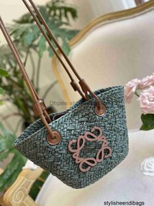 Designer Straw Bag Plain Knitting Crochet Broderie Open Casual Tote Intérieur Compartiment Deux Fines Bretelles En Cuir Floral Fashion Stylingeendibags de haute qualité