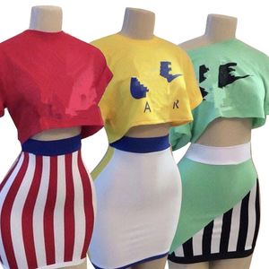 Conjuntos de vestidos de verano de diseñador Trajes de mujer Camiseta de manga corta Top corto y minifalda Conjuntos de dos piezas Trajes de falda ajustados Ropa de calle Ropa al por mayor a granel