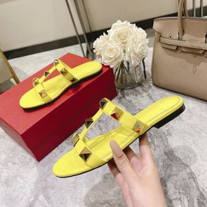 Sandales de styliste à la mode d'été, chaussures plates confortables à rivets, bout ouvert, pantoufles légères et Sexy
