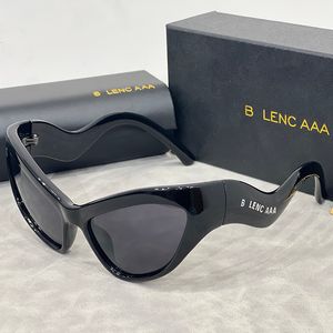 Gafas de sol de diseñador para mujer, gafas de sol para hombre, templos ondulados de lujo, anteojos UV400, gafas de sol de moda para la playa al aire libre, montura grande cuadrada vintage