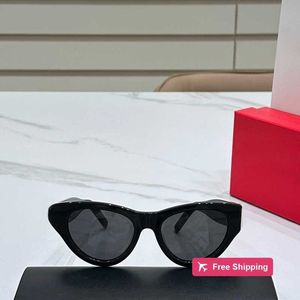 Gafas de sol de diseñador Rose Park Choi ying Mismo estilo Gafas de sol Yang Shulin SL M94 Gafas de sol de pierna ancha con forma de ojo de gato en color negro QSJY