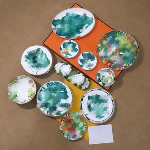 Juegos de vajilla de diseño Serie Forest Juego de platos y tazones con diseño de flores y hojas, 28 piezas, con caja