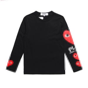 Designer TEE T-shirts pour hommes Com des Garcons Play CDG Arm Manches longues Big Red Heart T-Shirt Noir Unisexe XL Streetwear Brand New