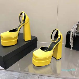 Designer Les chaussures habillées de mode italiennes grossières avec des tissus de soie de haute qualité d'importation originale de Taiwan