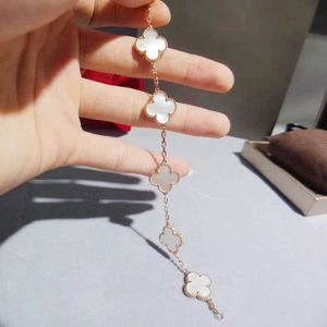 Diseñador Van cl-ap Pulsera de trébol de cuatro hojas con cinco flores para parejas masculinas y femeninas Abanico de oro rosa de 18 quilates del mismo estilo que la calcedonia roja Fritillaria blanca 9LQJ