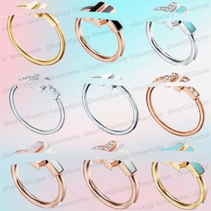 Anneaux de mariage de créateurs pour femmes 925 Silver Double Letter t Ring Bijoux de luxe Classic Pearl Fritillaria CZ Rose Gold Engagement Festival Gift avec sacs d'origine