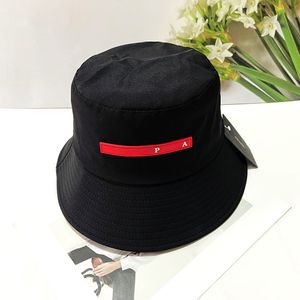 Designer large bord chapeaux femmes hommes luxe seau chapeaux mode triangle métal logo casquettes plein air station chapeau de soleil de qualité supérieure