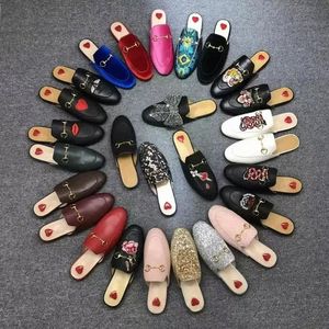 Diseñador mujer medias zapatillas Mules Slipper Sandalias para mujer Mocasines Sandalias de cuero genuino medio arrastre Princetown zapatos para hombres mujer diapositivas deslizador