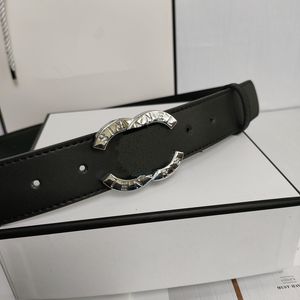 Designer Femmes Designer Belt Fashion Classic Diamond Belts Luxury Loue Buckle Jeans ACCESSOIRES CONCULTÉ LIGNE CEINTURE 3,0 cm