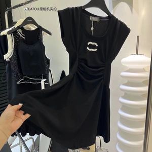 Jupe pour femmes de créatrice imprimée avec des lettres de marque à la mode, petite robe à manches volantes, jupe de taille plissée au cou rond pour femmes