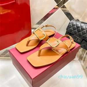 Diseñador -Mujeres tanga Sandalias Peep Toe Flat Beach Zapatillas Chanclas de metal Marrón Negro Zapatos de verano Clásicos Lazy Big Head Slides sandalia