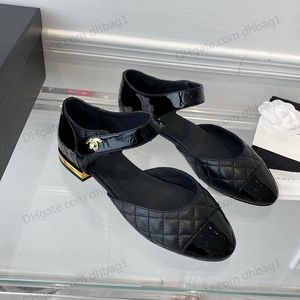 Zapatos de vestir para mujer de diseñador Piel de oveja negra con tacón bajo Botines de 2 cm Banquete de boda Sandalias con punta cuadrada Vestidos Matelasse Jeans Slingbacks Zapatos de charol