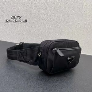 Diseñador para mujer Bolsa de cintura de nylon Hombres Bolsas de cinturón casuales Cremallera Pecho Fanny Pack para hombre Bumbag negro con logotipo interno Crossbody Sport Fannypacks para estilo unisex