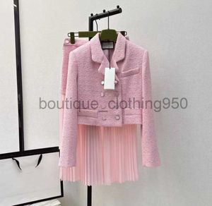 Robe de deux pièces pour femmes de la créatrice 24 de style social au début du printemps de style rose à double poit