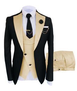 Diseñadores Moda 3 piezas Traje de hombre Trajes de negocios formales Champán Beige Esmoquin para boda Novio Blazer Pantalones Chaleco