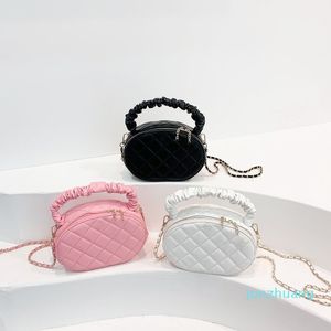 Bolso de mano de diseñador Cadenas de monedero Lady Circular Cross Body Bolsos de hombro Bolsos de embrague de concha Flap Cuero de PU Letras dobles Cerrojo sólido 2022