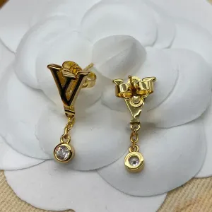 Designers Femmes Vintage Boucles d'oreilles Chic Charm Stud Diamond Dangles Lettres creuses Boucles d'oreilles en laiton antique Rétro Élégant Boucles d'oreilles Bijoux Cadeau de mariage