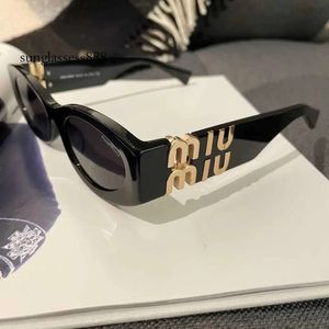 Dhgate Womens Miu Lunettes de soleil Designer Net Red Le même genre de famille pour les femmes Ins Advanced UV Résistant Cat Eye