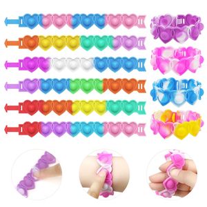 DHL Fidget Toys coeur Bracelets Multicolore Coeurs Silicone pour Enfants Adultes Saint Valentin Cadeaux Party Favors École Autisme Jouets