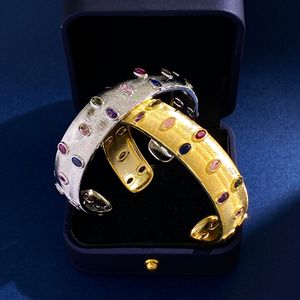 Bracelet manchette diamant bracelets breloques manchette femmes plaqué or 18 carats bracelets d'amour bracelet en or couple cadeau accessoires avec pochettes à bijoux pochette bijoux en gros